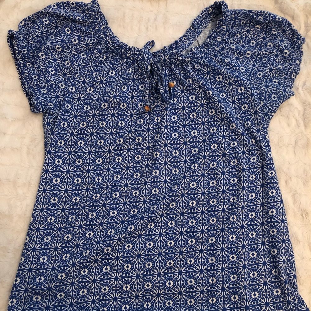 🌺Womens blue top. 100% cotton, cooler for summer heat.